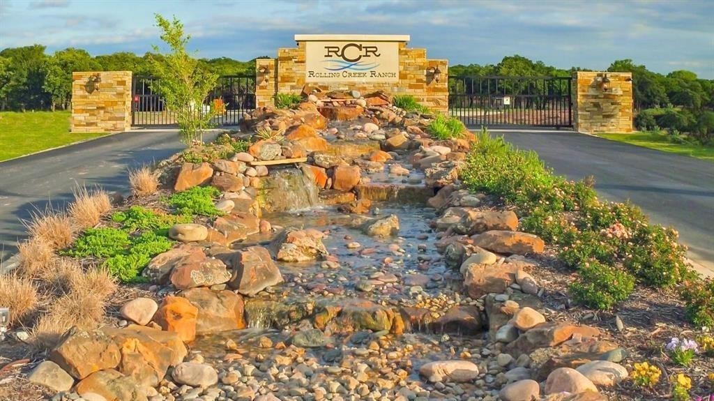 401 Acorn Trail Granbury TX 76049