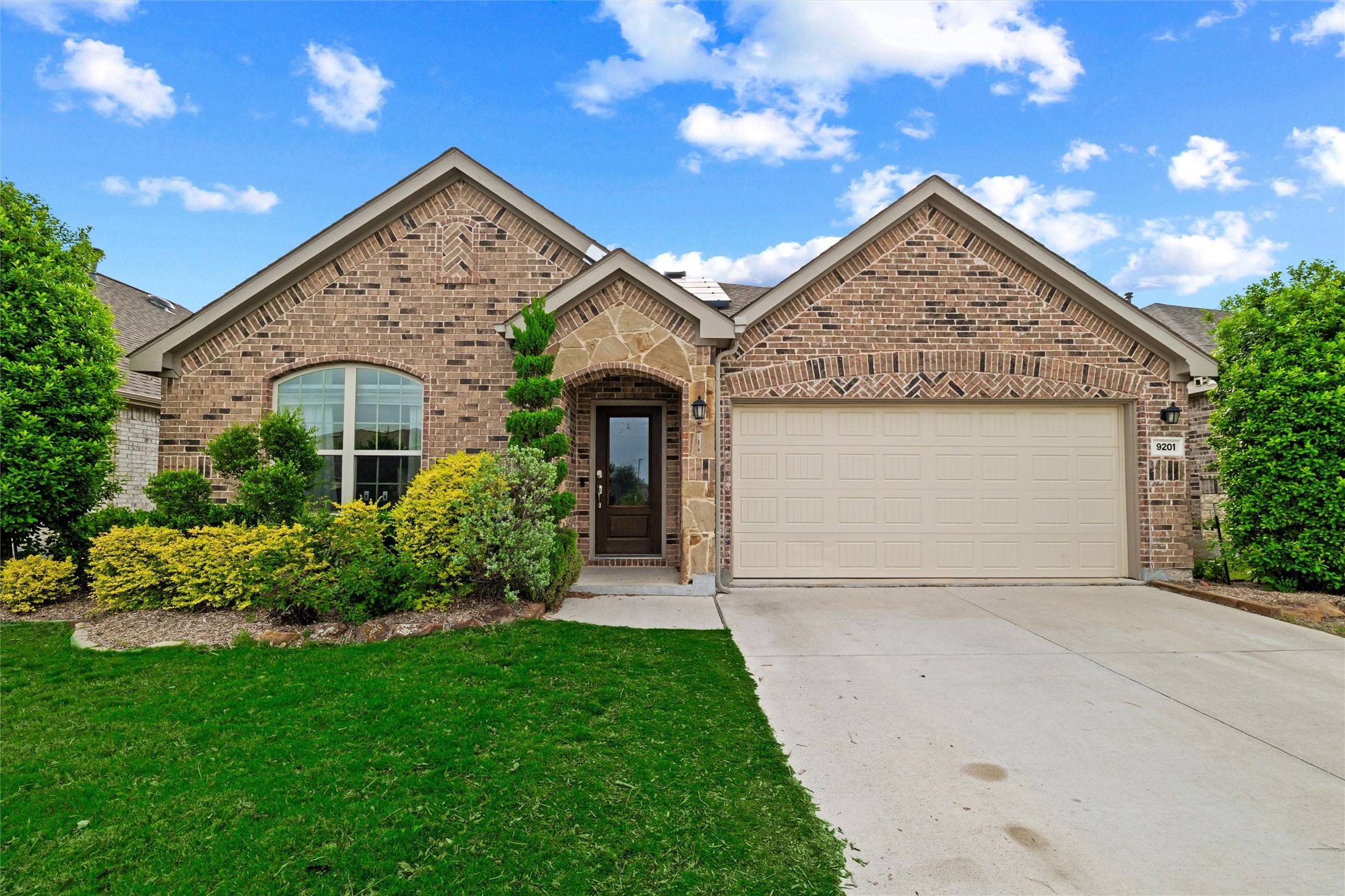 9201 Acre Meadows Lane Arlington TX 76002