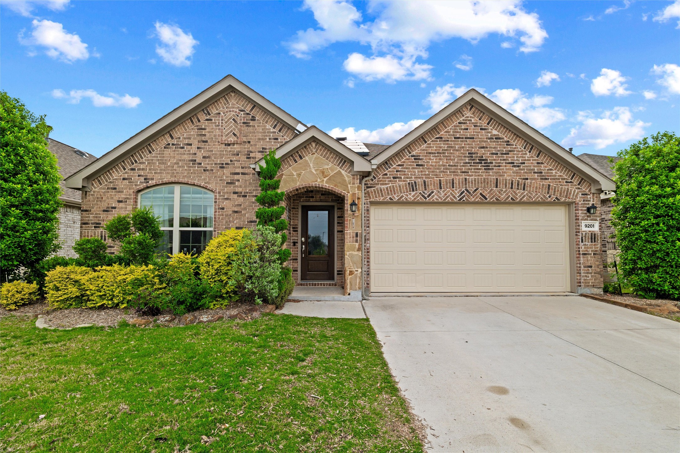 9201 Acre Meadows Lane Arlington TX 76002