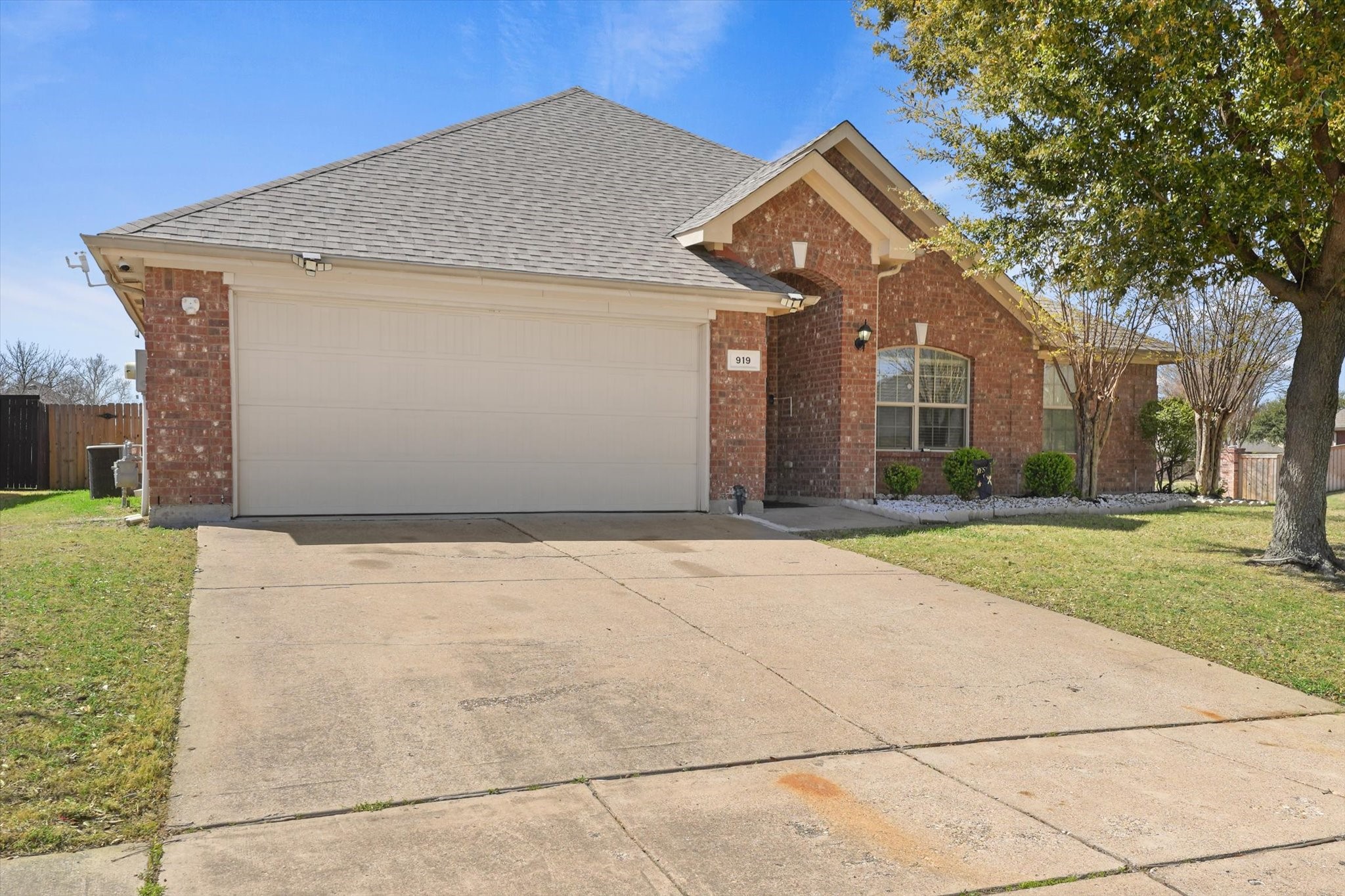 919 Fleetwood Cove Drive Grand Prairie TX 75052