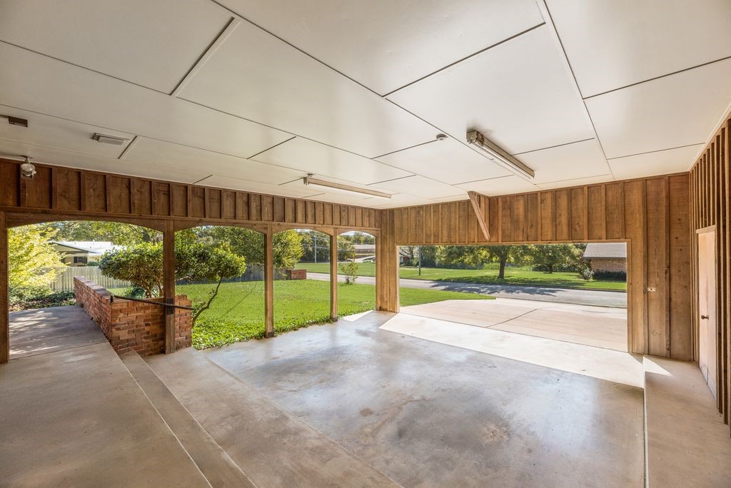 901 Spears Street Bowie TX 76230