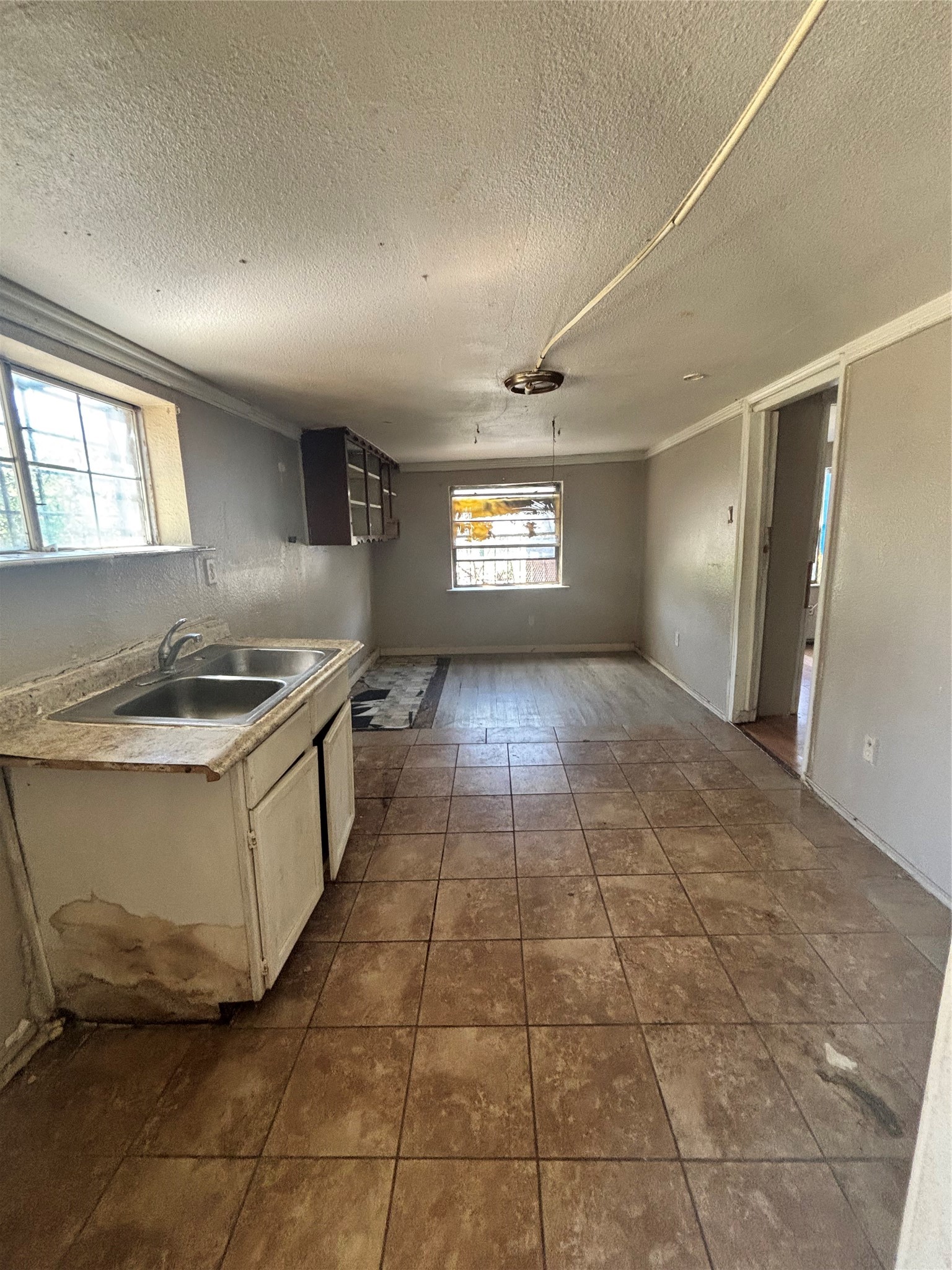 1201 E Davis Avenue Fort Worth TX 76104