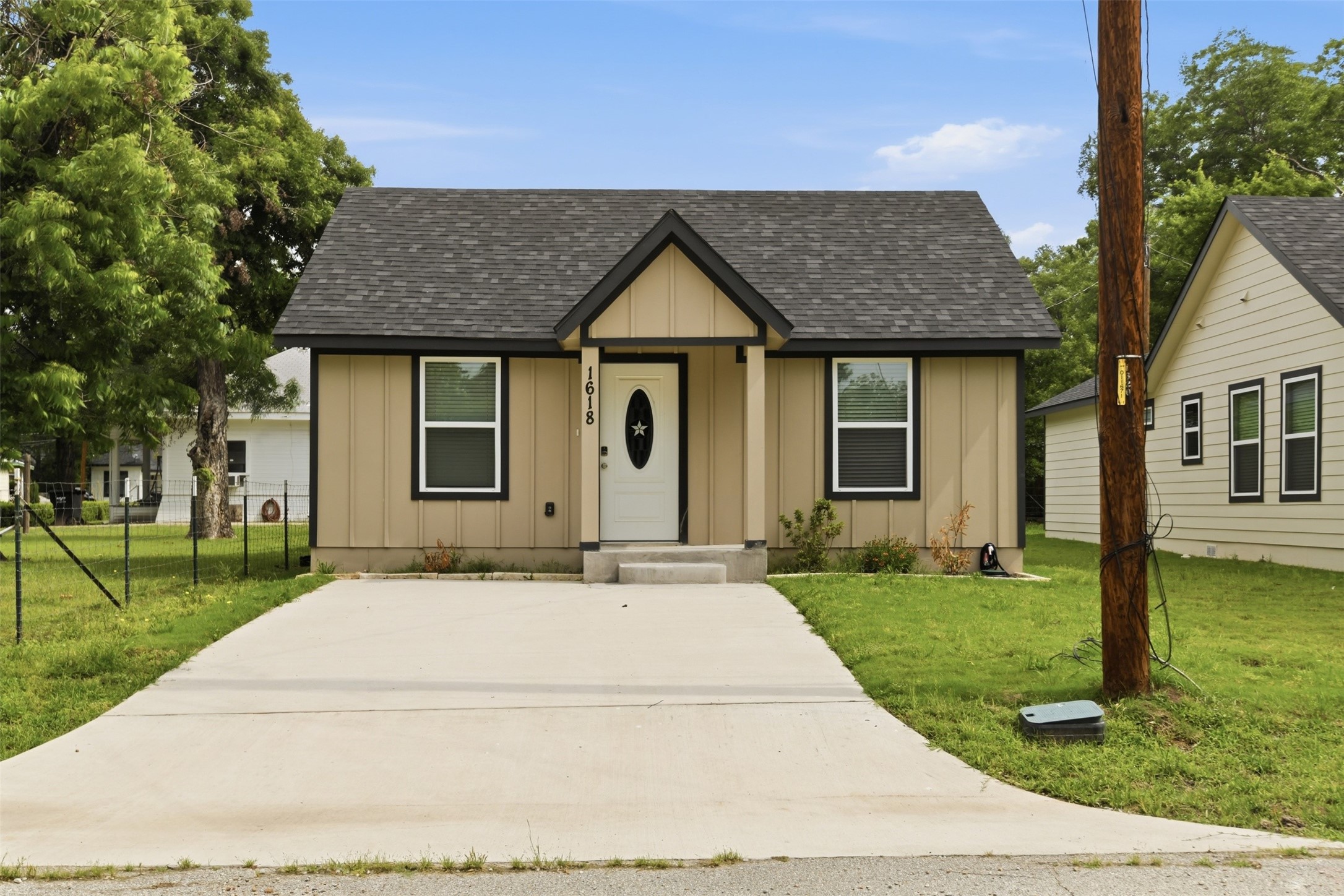 1618 Cleveland Street Greenville TX 75401