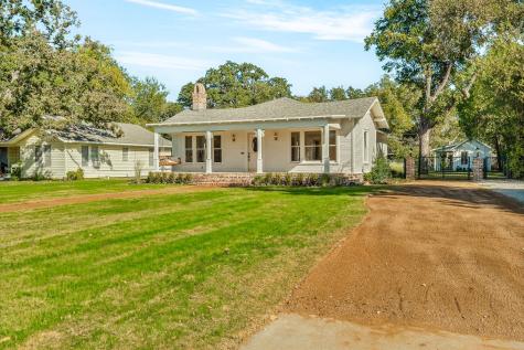 915 Cherry Street Graham TX 76450