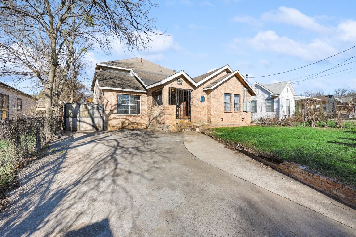 1807 N Winnetka Avenue Dallas TX 75208