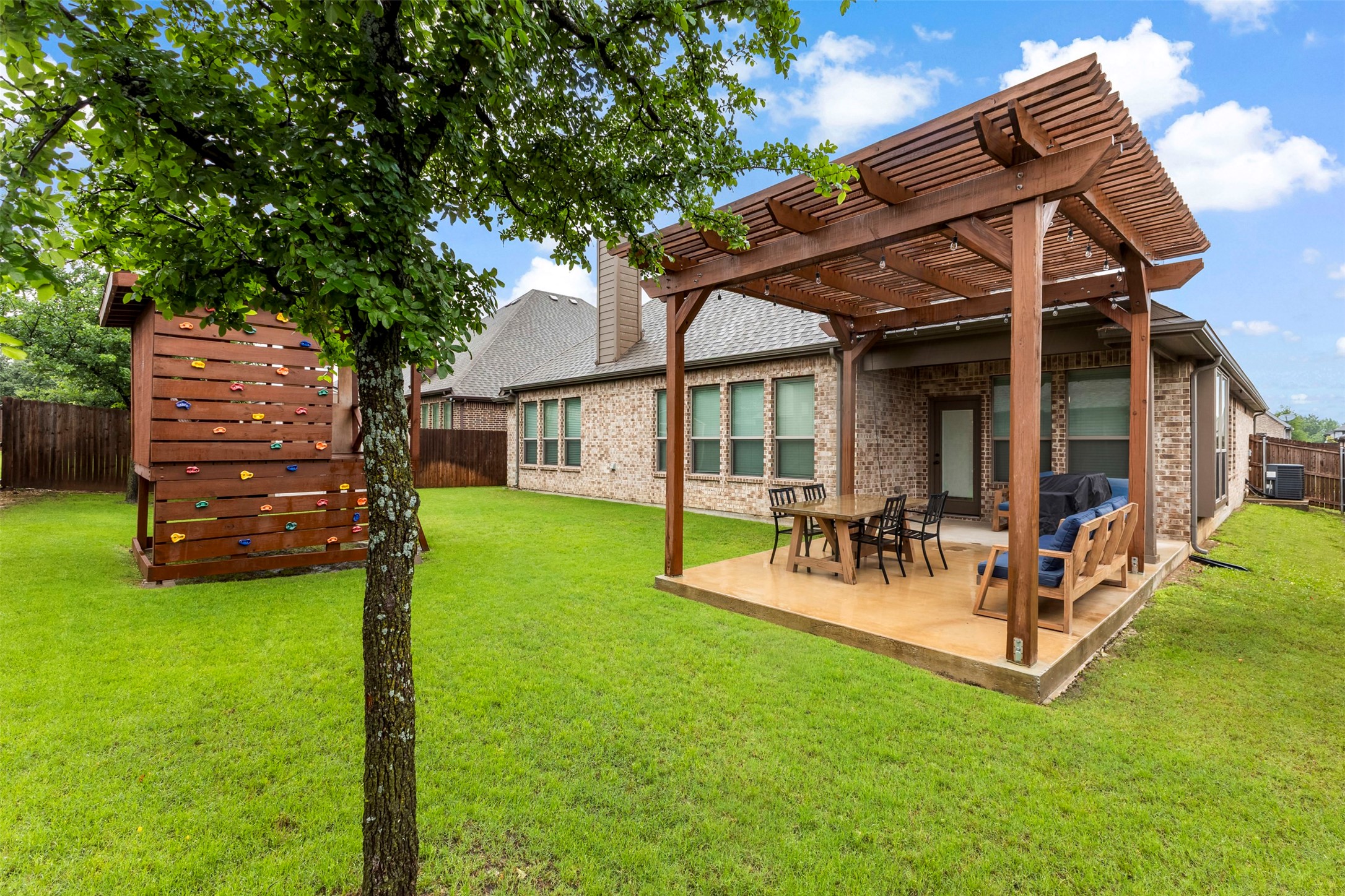 354 Wolf Creek Drive Waxahachie TX 75165