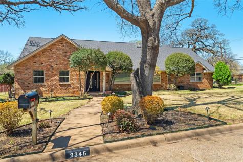 2345 Robinhood Drive Grand Prairie TX 75050