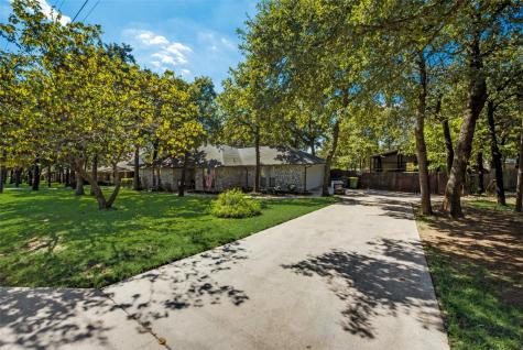 533 Forest Edge Street Burleson TX 76028