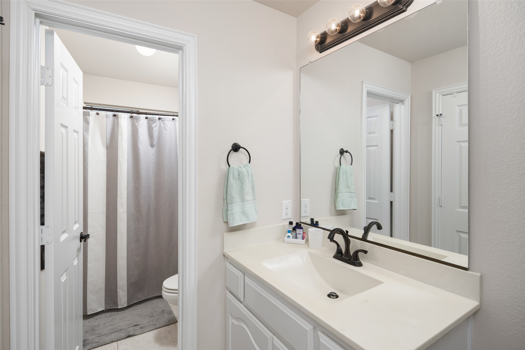 145 Las Colinas Trail Cross Roads TX 76227