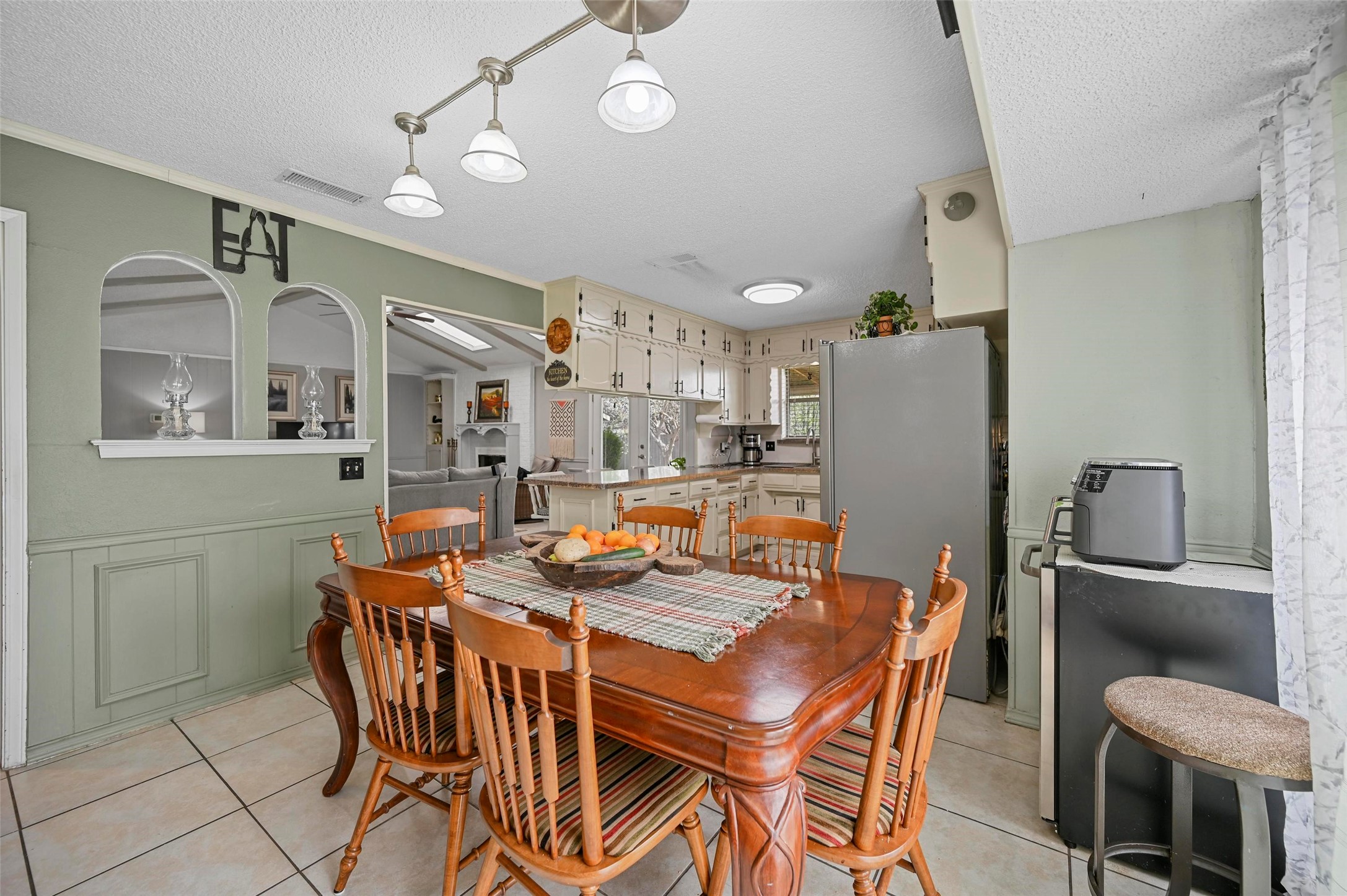 1908 Overbrook Drive Arlington TX 76014