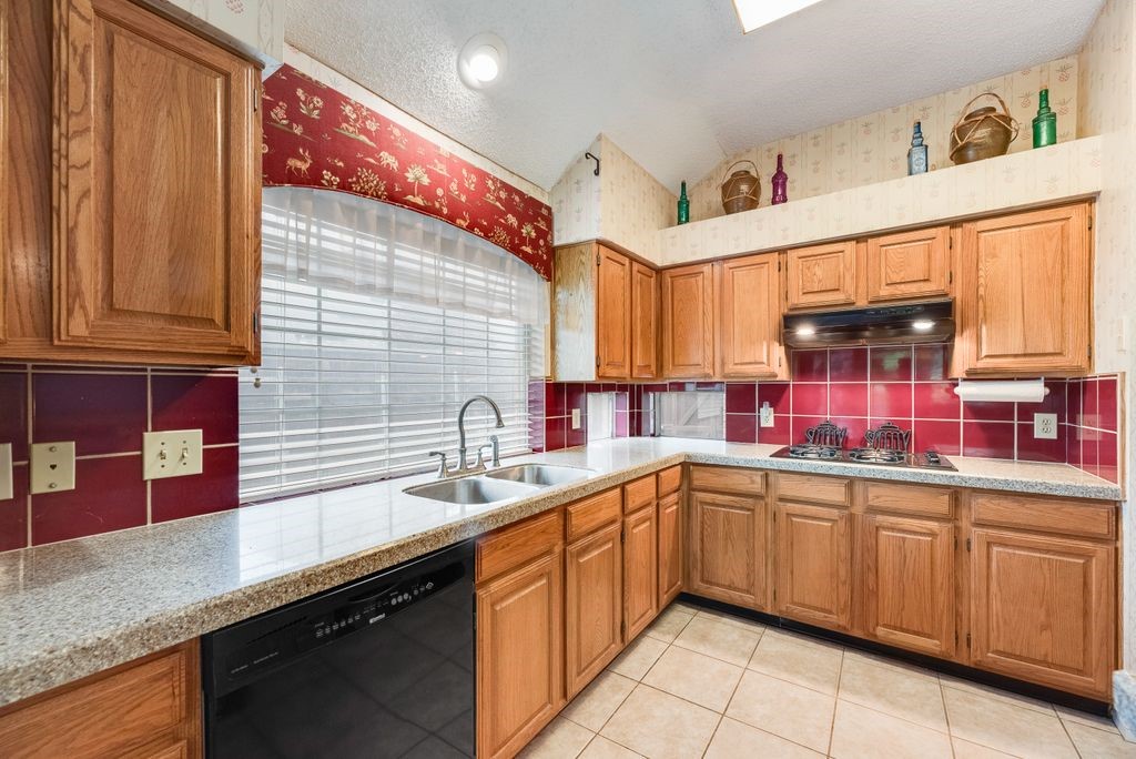 2114 Greenstone Trail Carrollton TX 75010