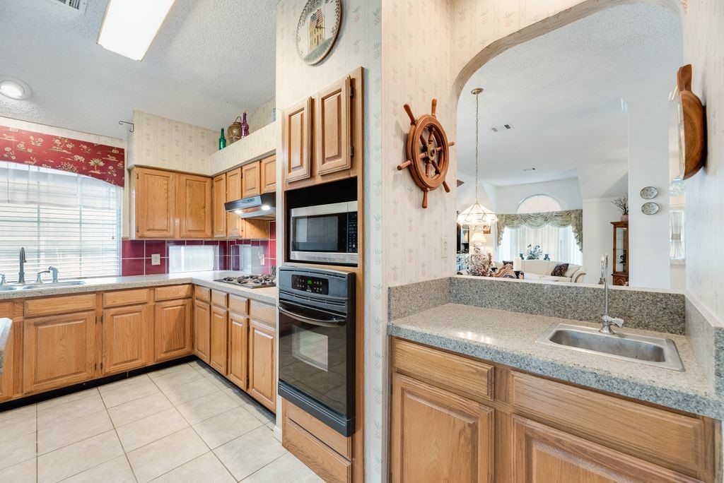 2114 Greenstone Trail Carrollton TX 75010