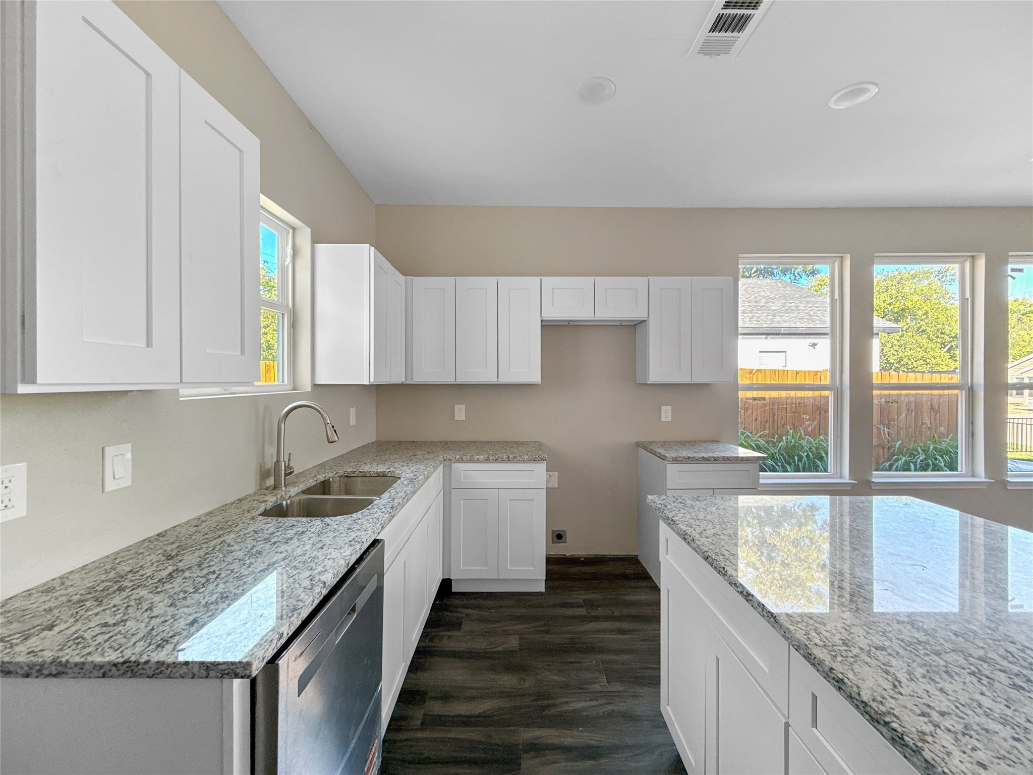 1228 Bessie Street Fort Worth TX 76104