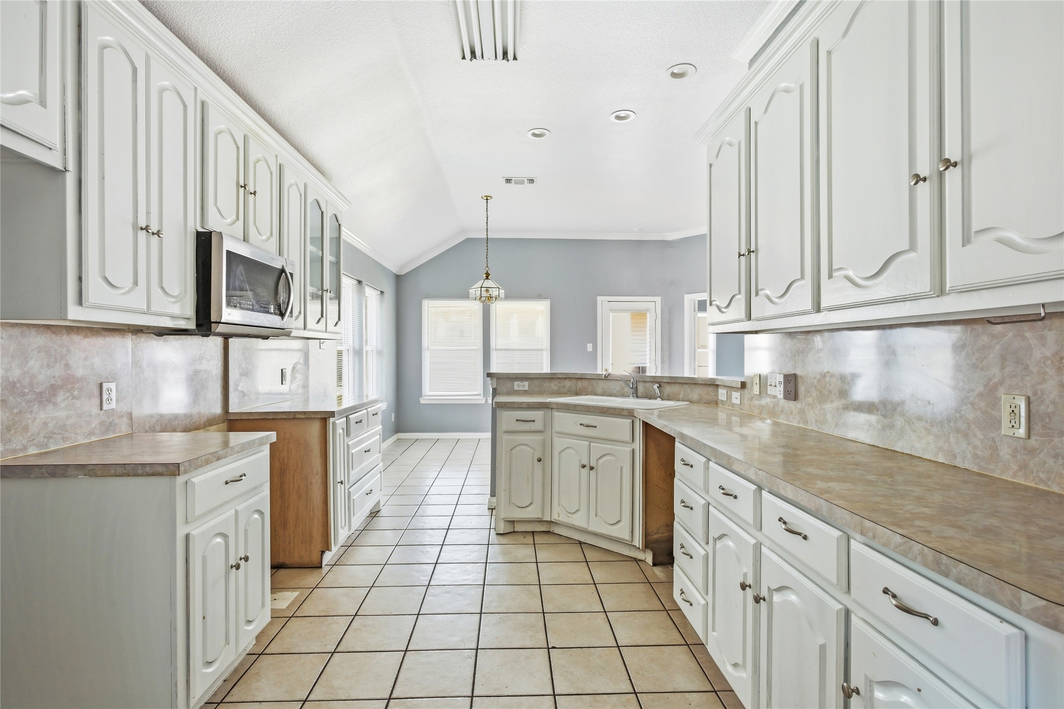 1114 San Miguel Drive Duncanville TX 75137