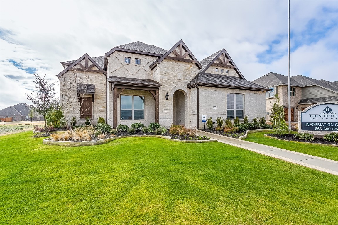 612 Bush Avenue Waxahachie TX 75165