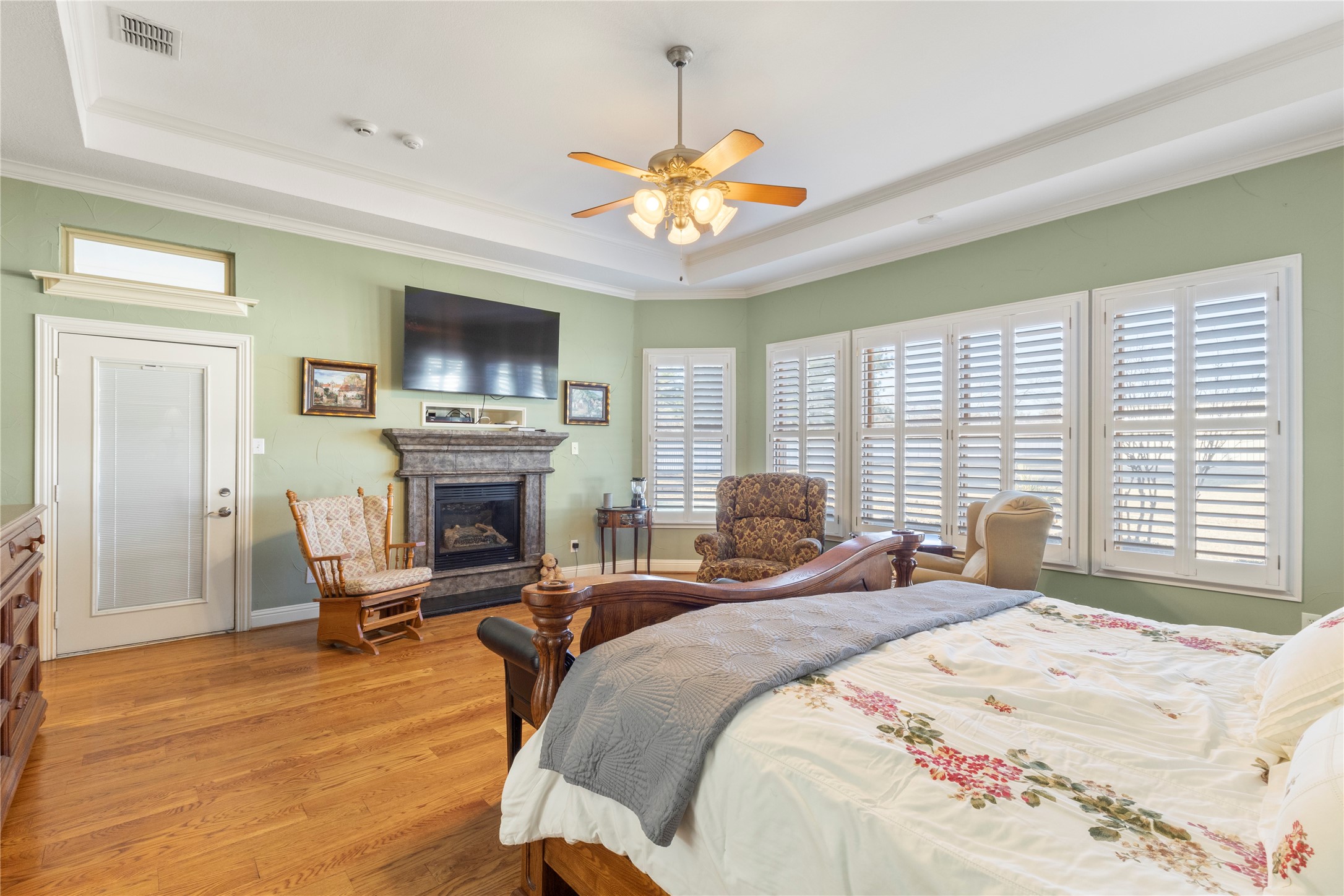 143 Southwood Drive Burleson TX 76028