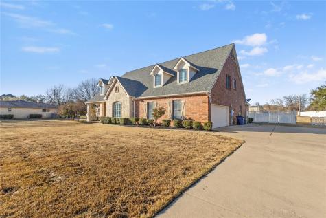 143 Southwood Drive Burleson TX 76028