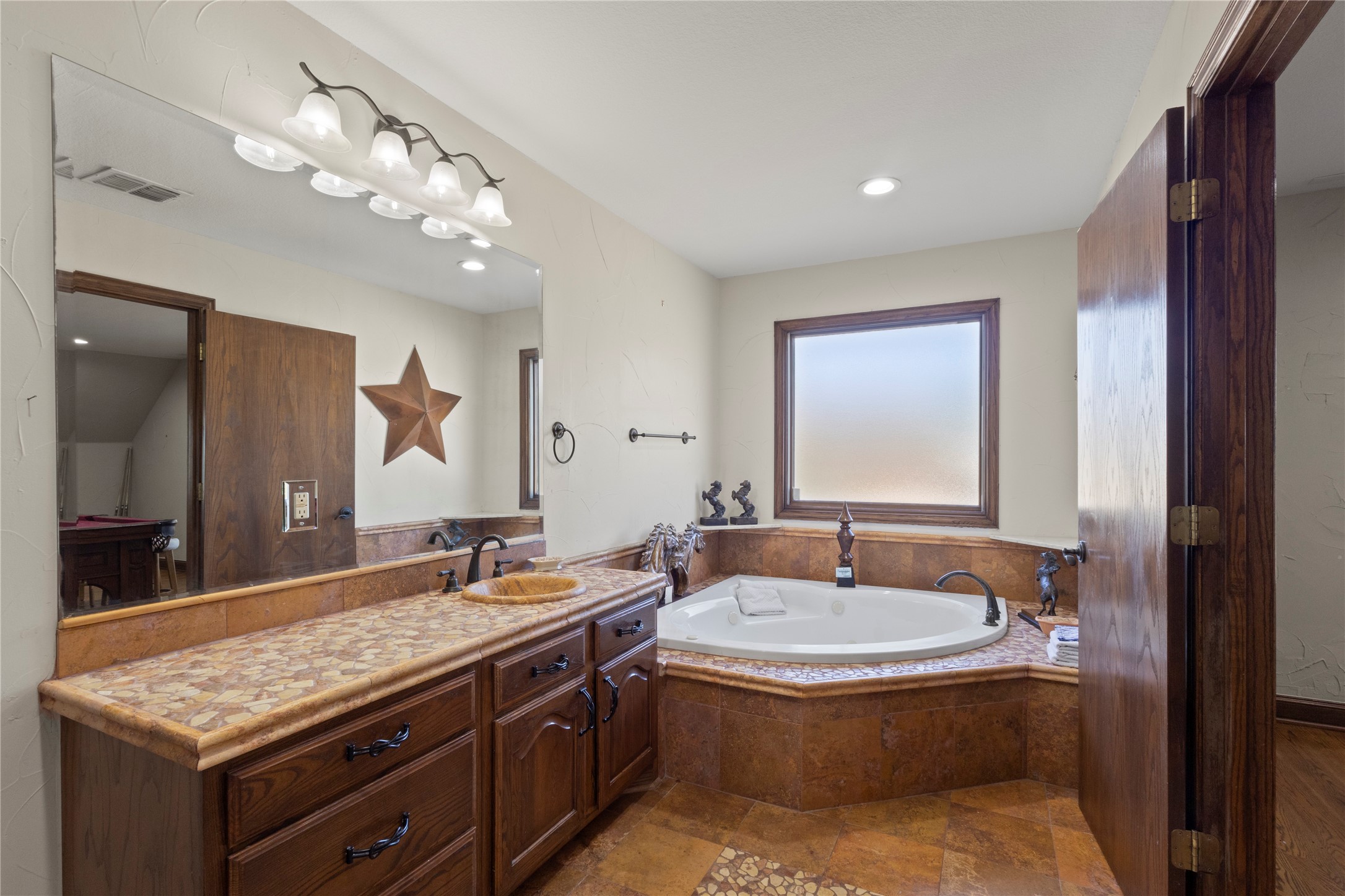 143 Southwood Drive Burleson TX 76028