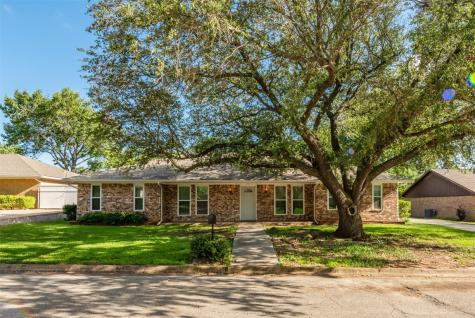 820 Skylark Drive Denton TX 76205