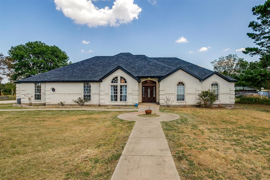 712 Barnes Road Cleburne TX 76031