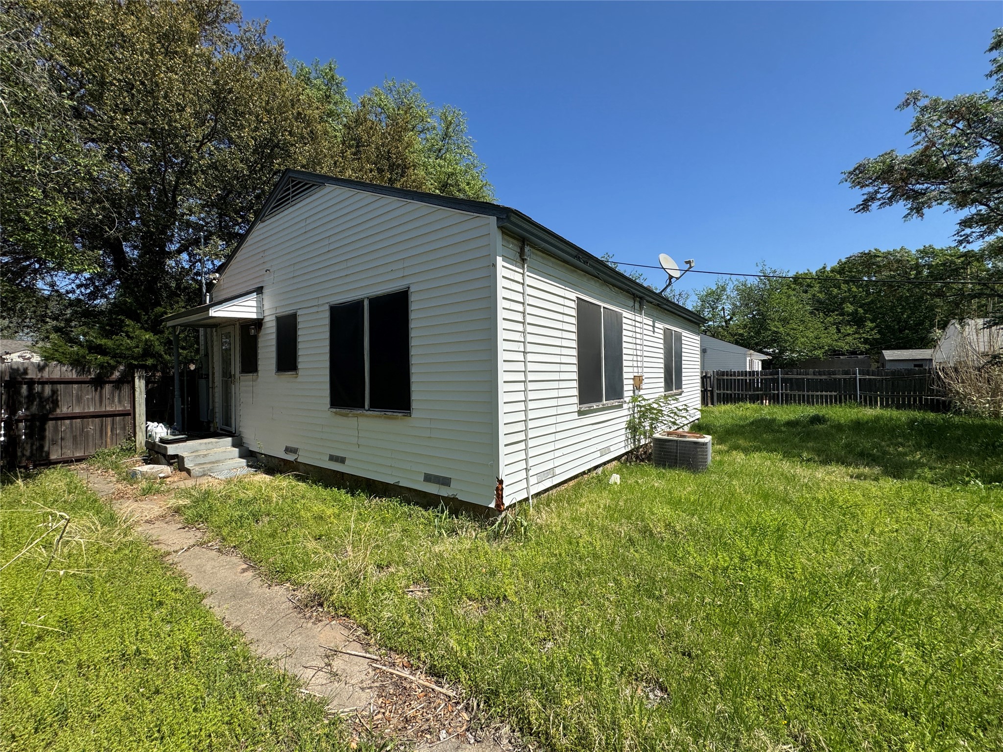 730 Sunset Drive Irving TX 75061