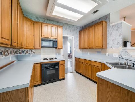 1503 Dutchman Creek Drive Desoto TX 75115