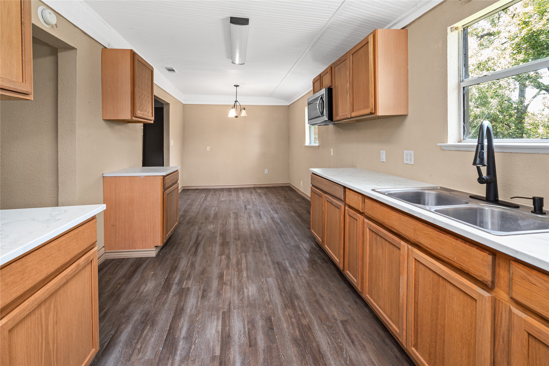 405 Walker Street Eustace TX 75124