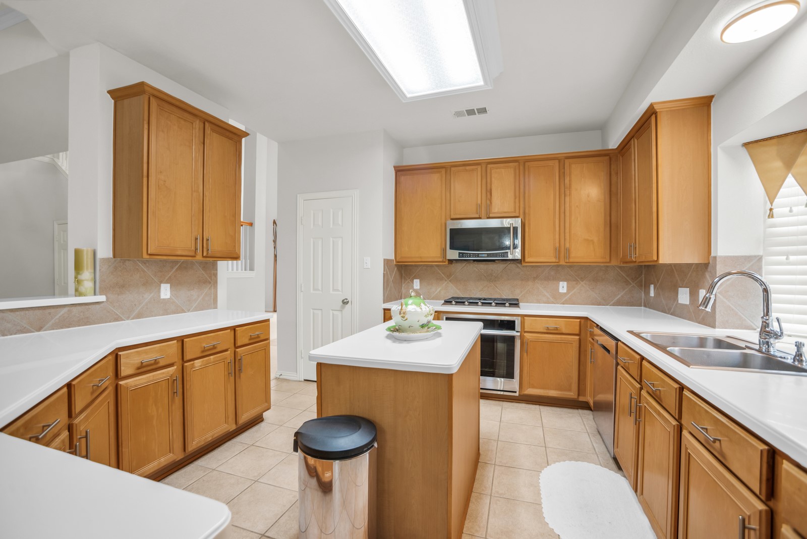 2106 Indian Trail Rowlett TX 75088