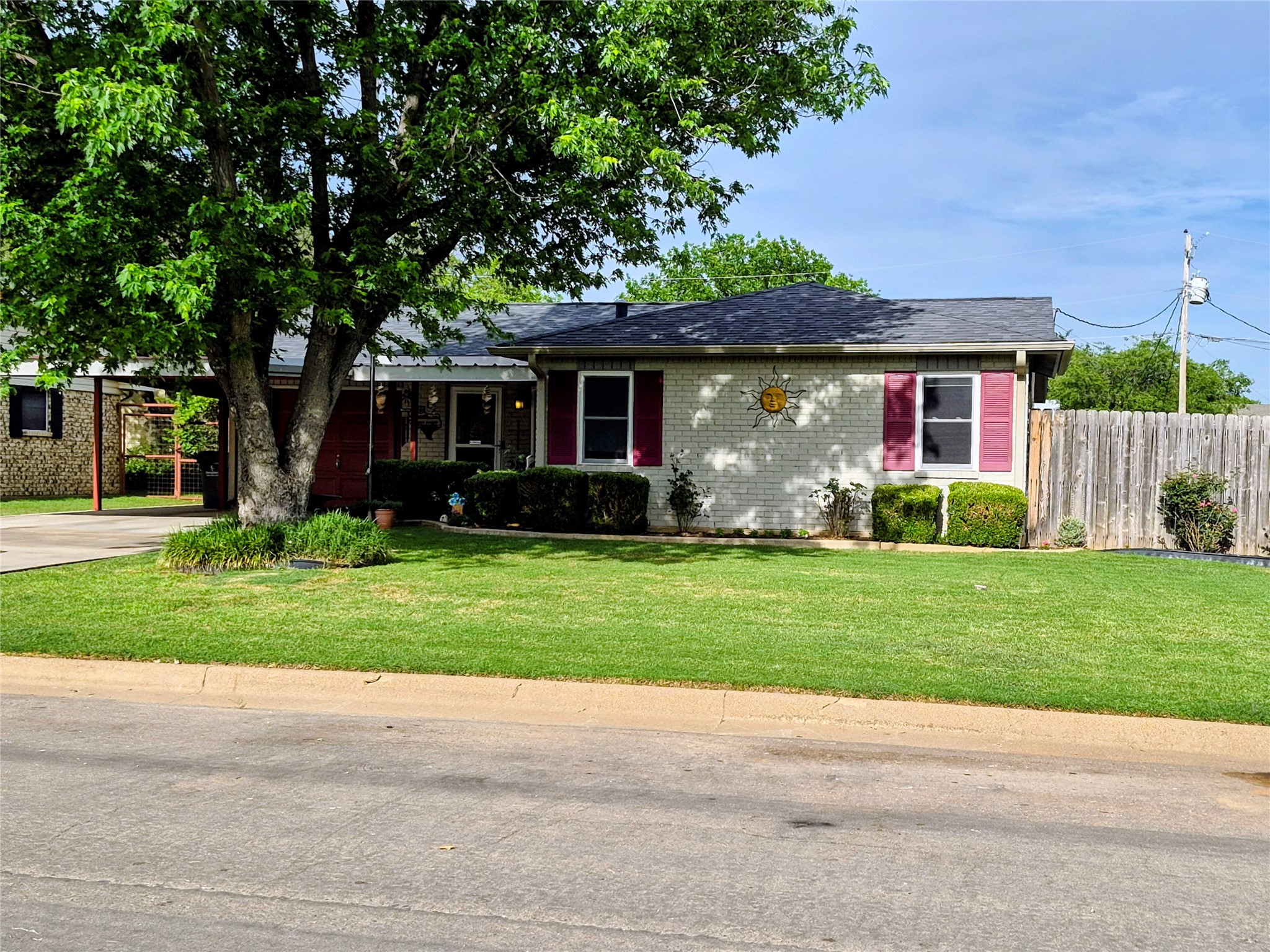 191 Hampton Street Graham TX 76450