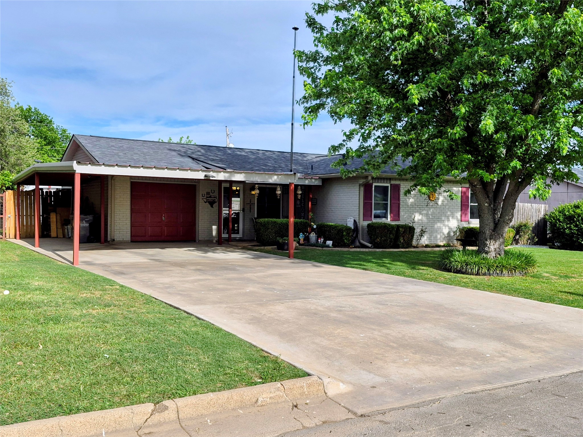 191 Hampton Street Graham TX 76450