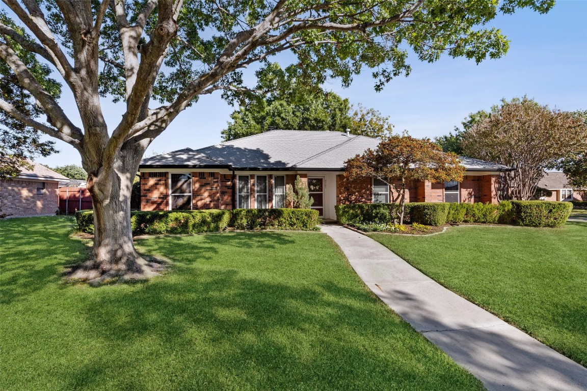 2701 Stoneridge Drive Garland TX 75044