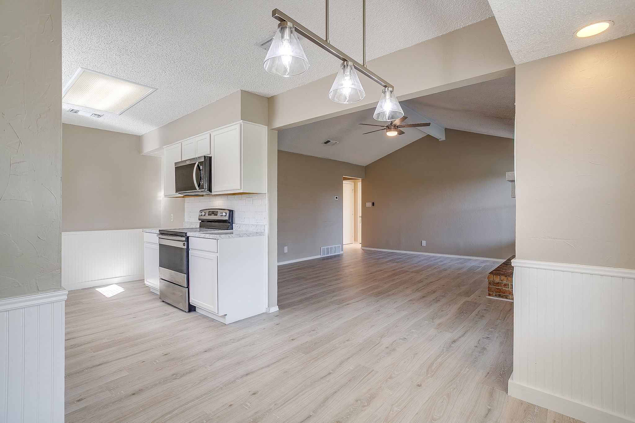 1812 Briar Run Benbrook TX 76126