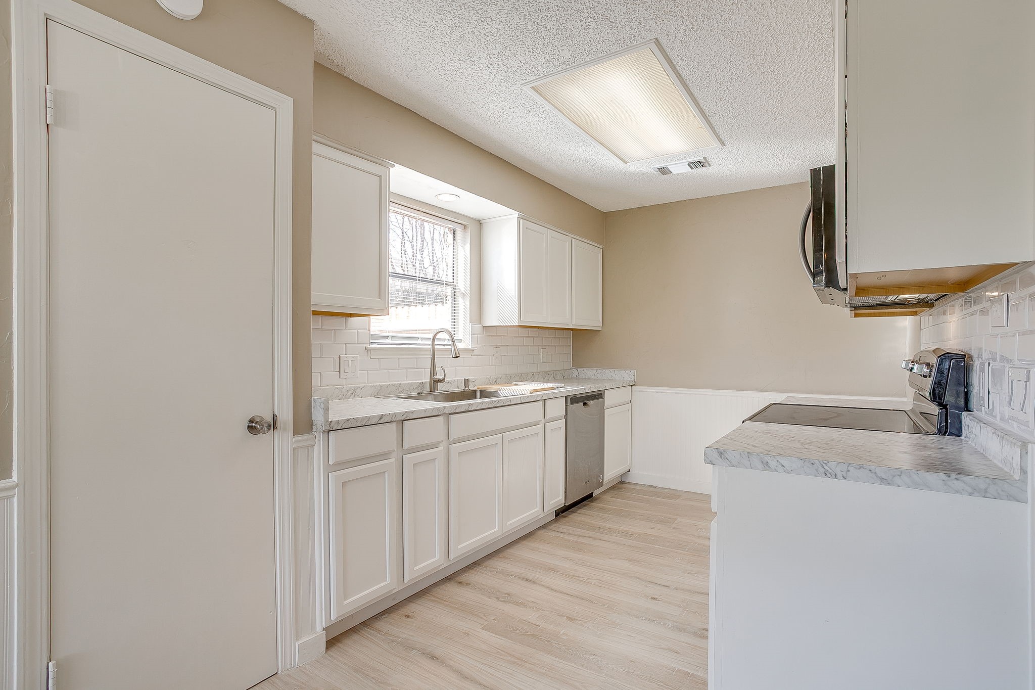 1812 Briar Run Benbrook TX 76126