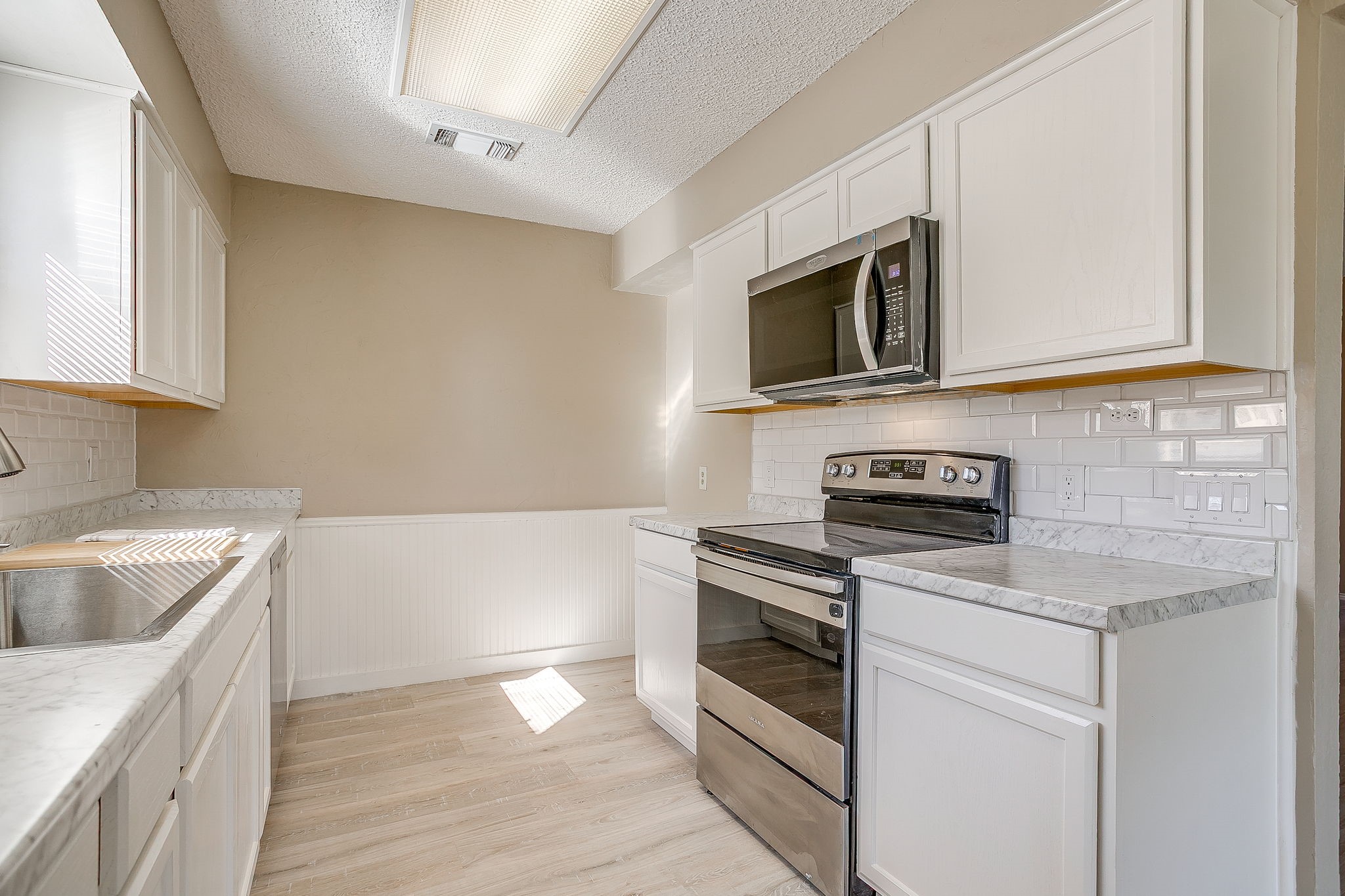 1812 Briar Run Benbrook TX 76126