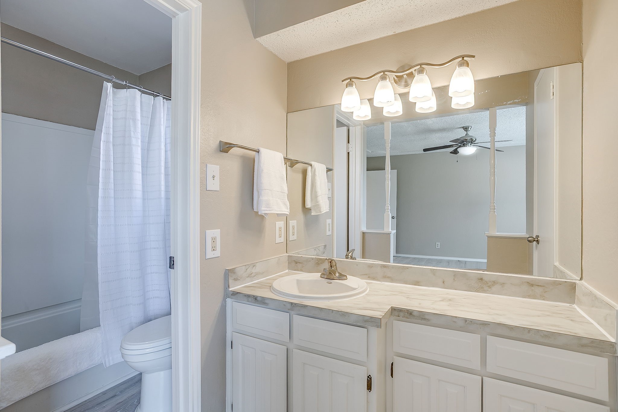 1812 Briar Run Benbrook TX 76126