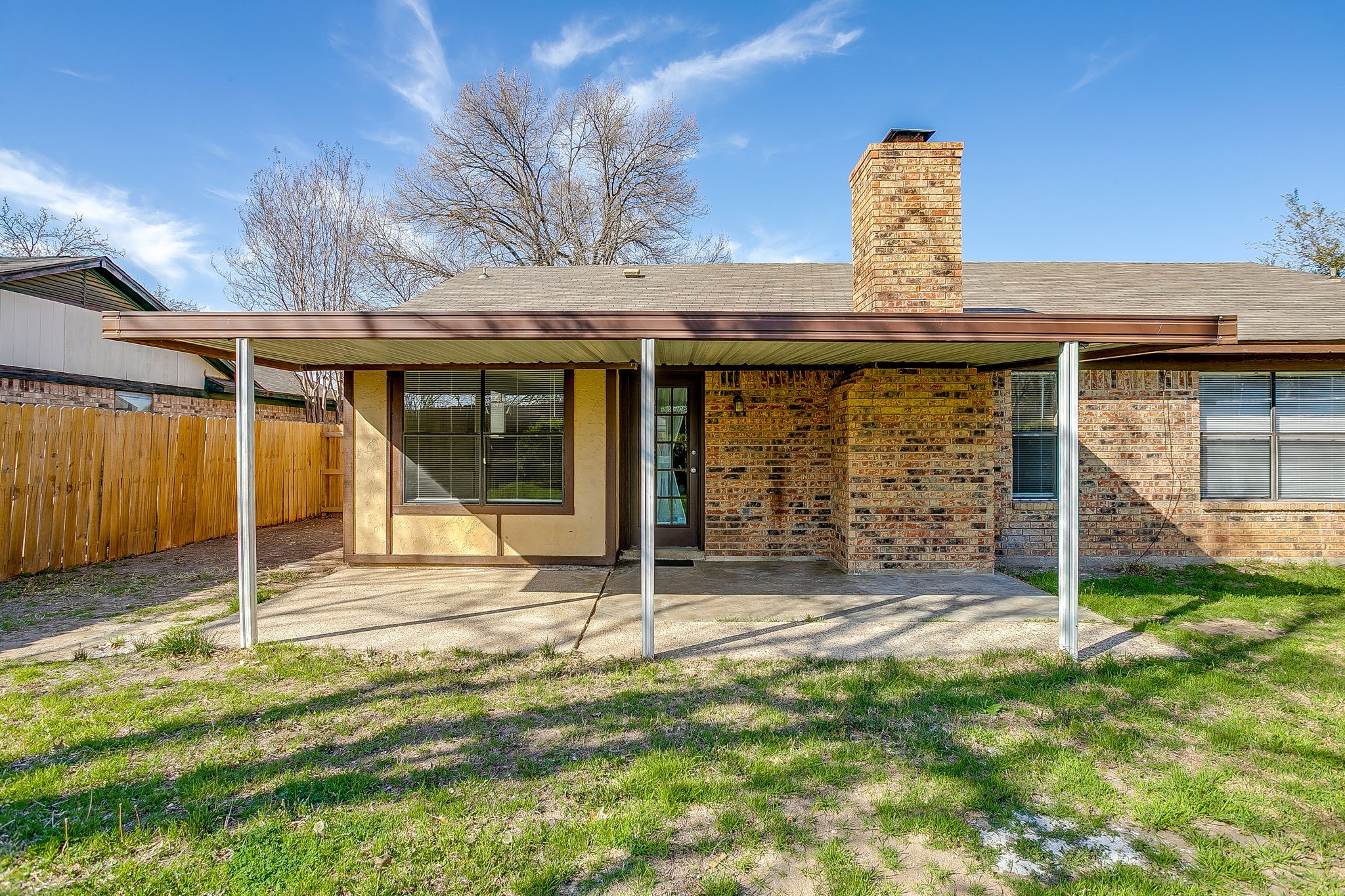 1812 Briar Run Benbrook TX 76126