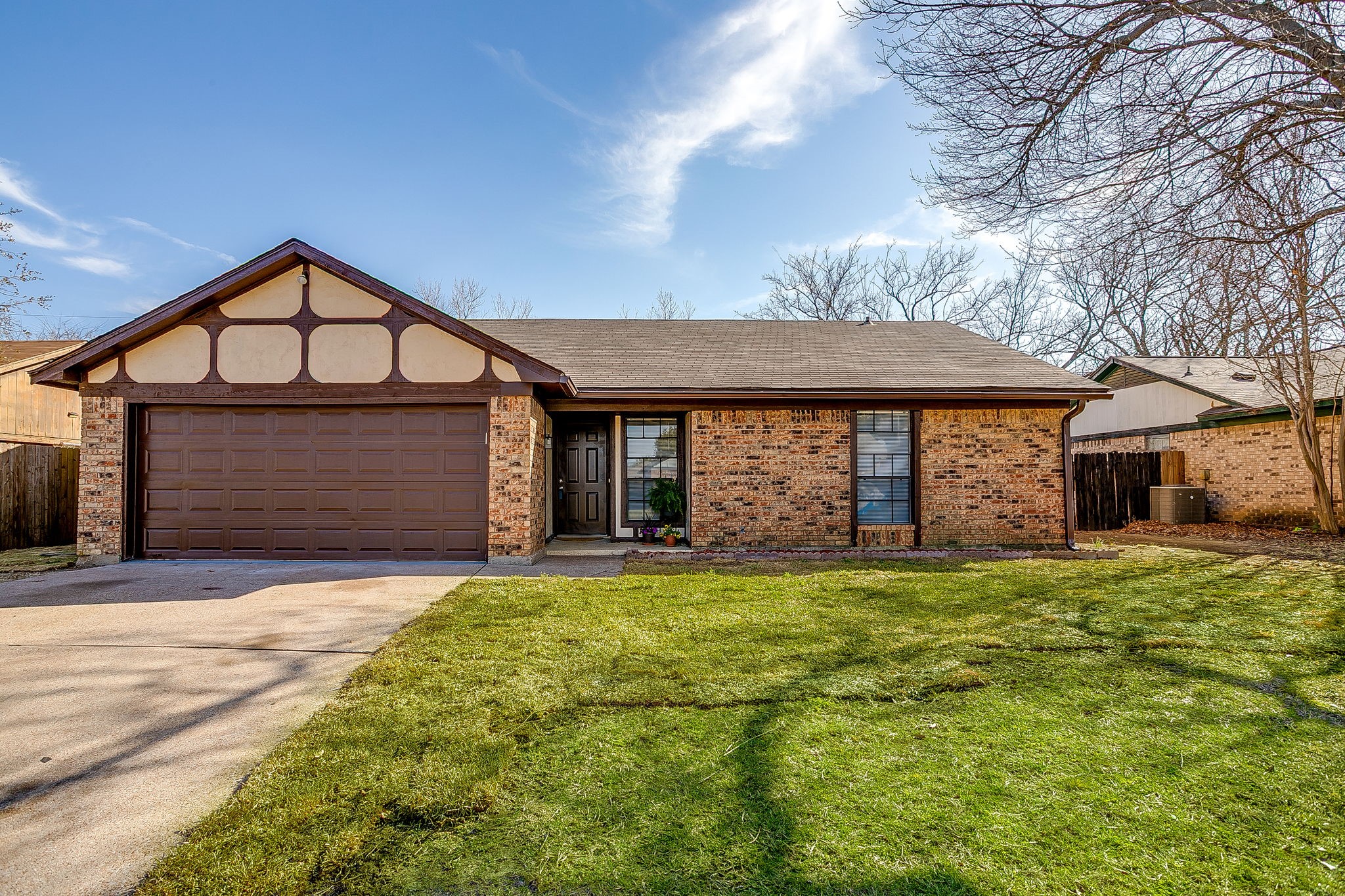 1812 Briar Run Benbrook TX 76126