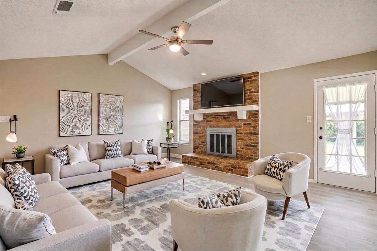 1812 Briar Run Benbrook TX 76126