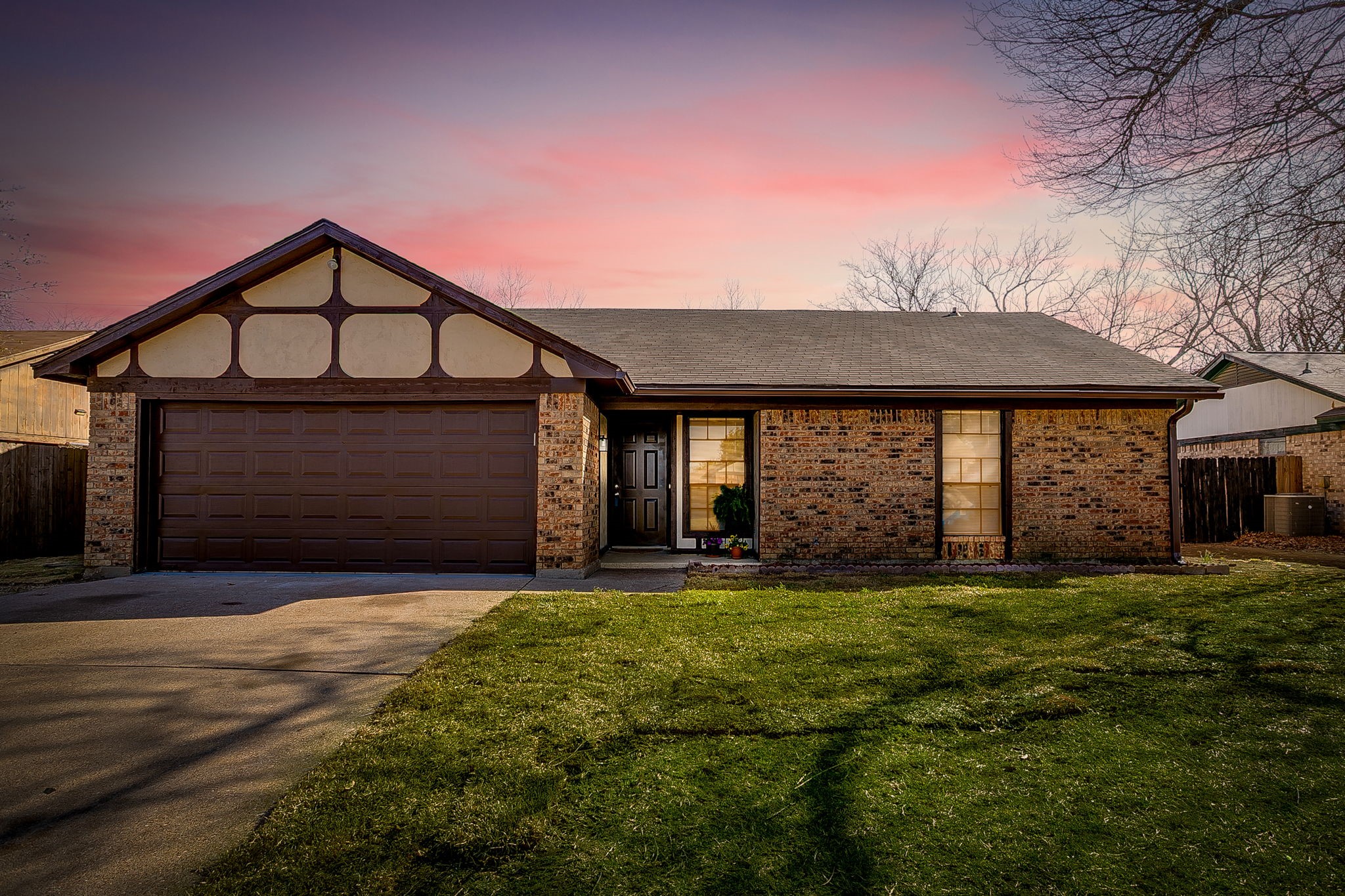 1812 Briar Run Benbrook TX 76126