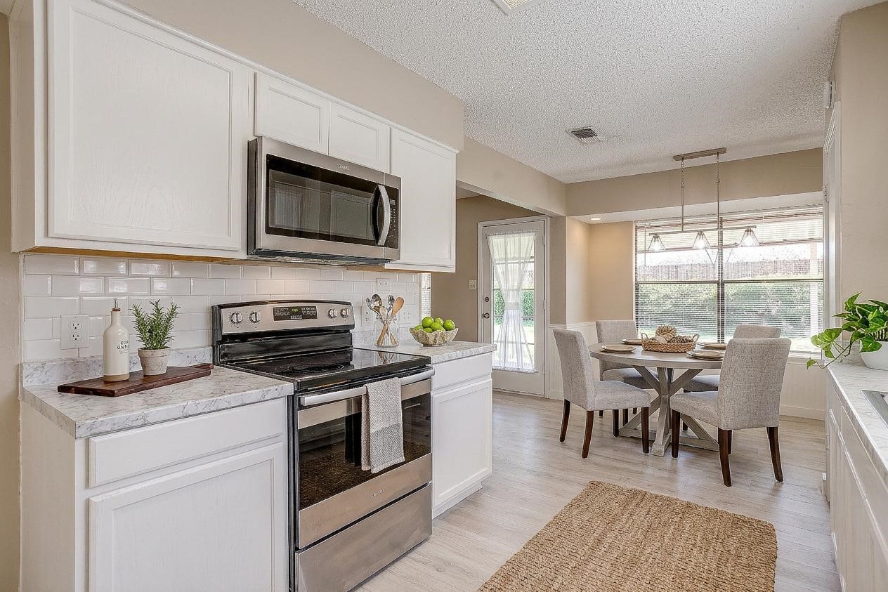 1812 Briar Run Benbrook TX 76126