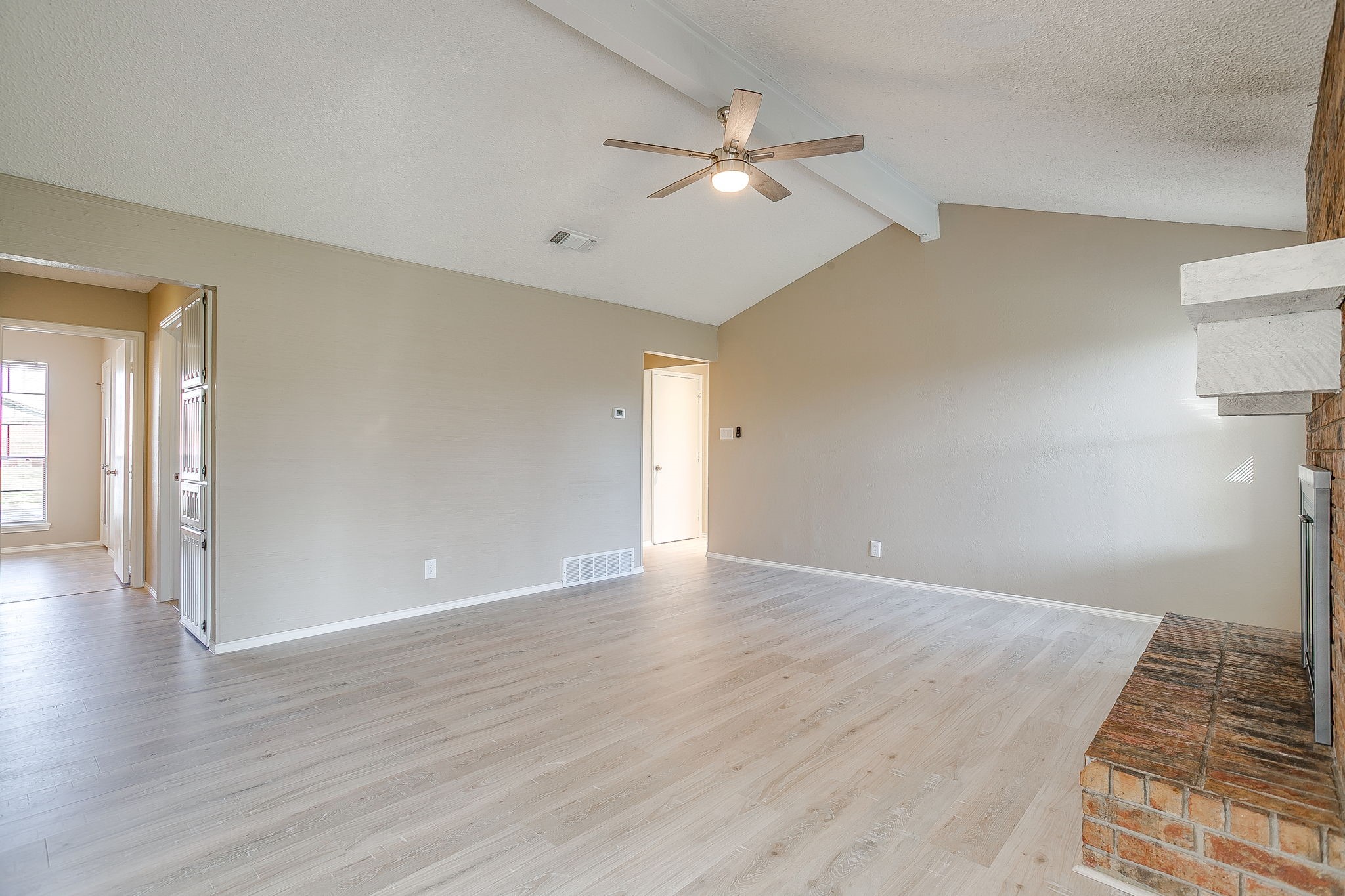 1812 Briar Run Benbrook TX 76126