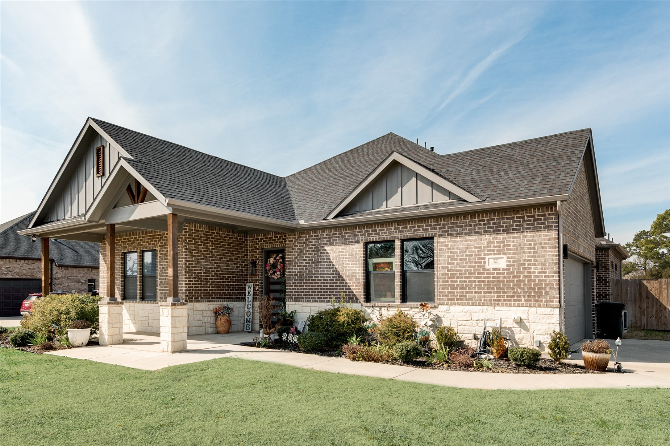 327 Lovers Lane Terrell TX 75160