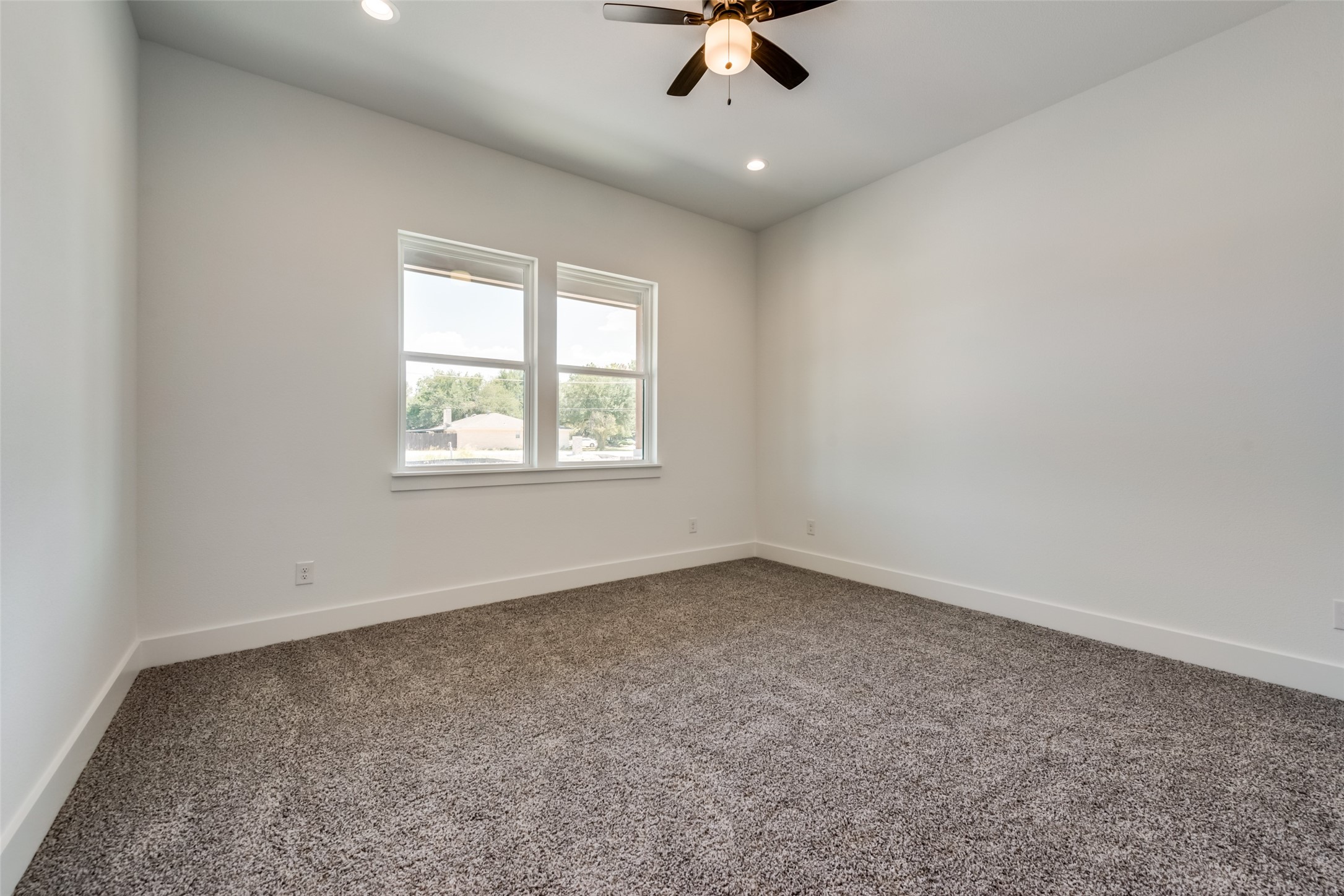 327 Lovers Lane Terrell TX 75160