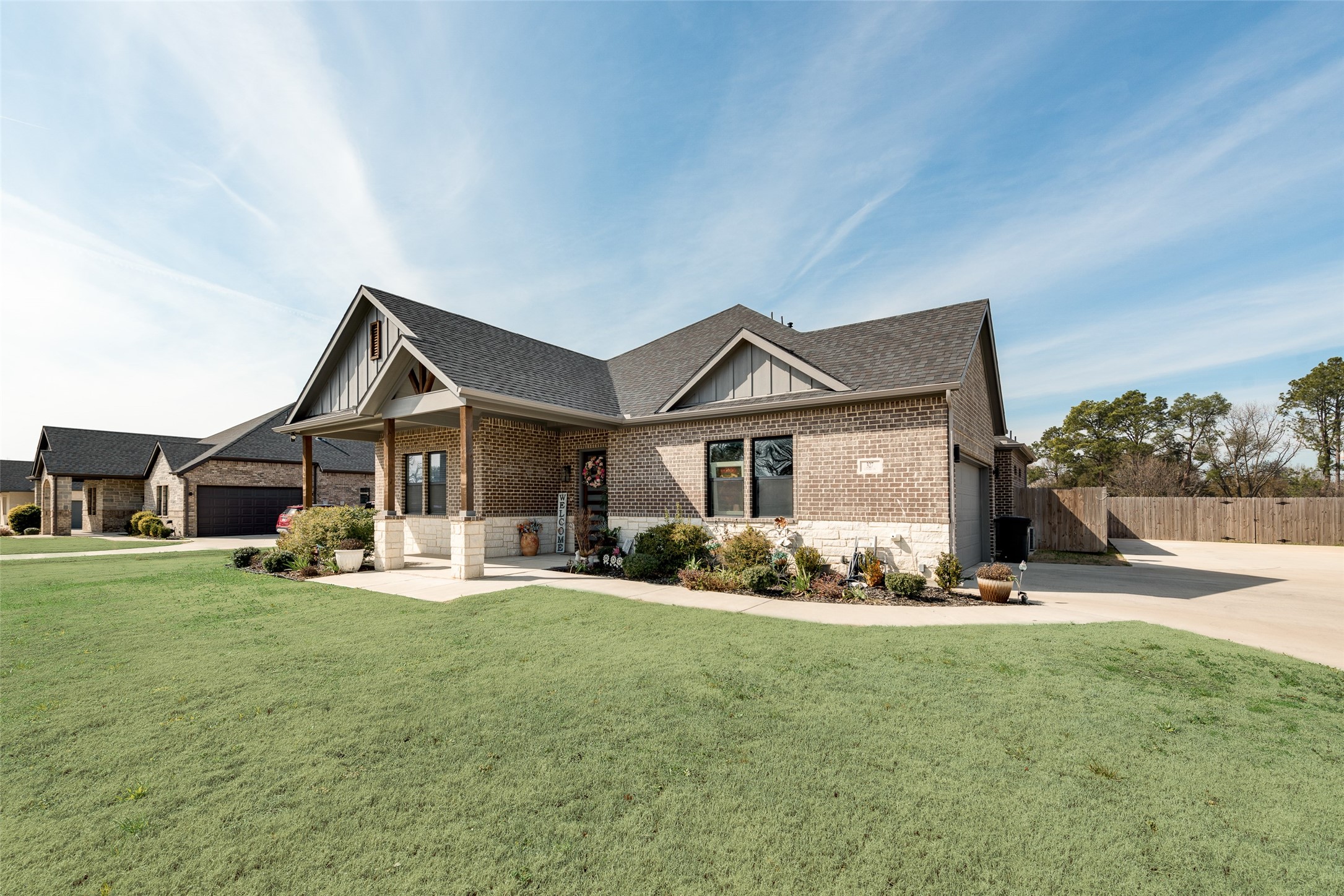 327 Lovers Lane Terrell TX 75160