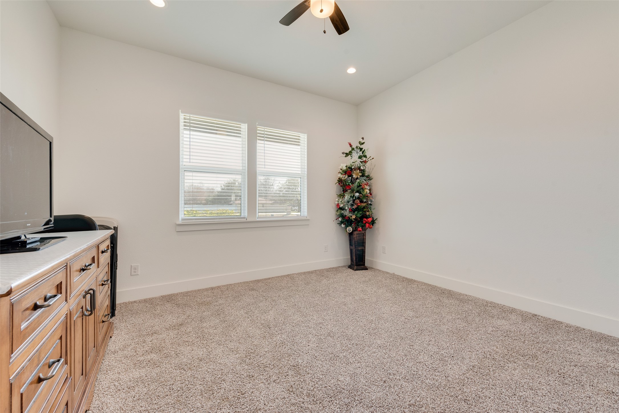 327 Lovers Lane Terrell TX 75160