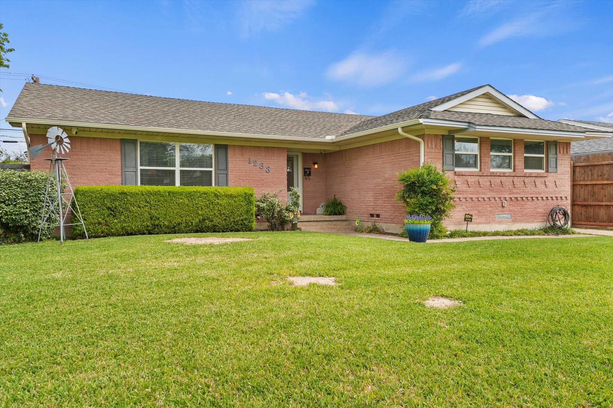 1233 Bardfield Avenue Garland TX 75041