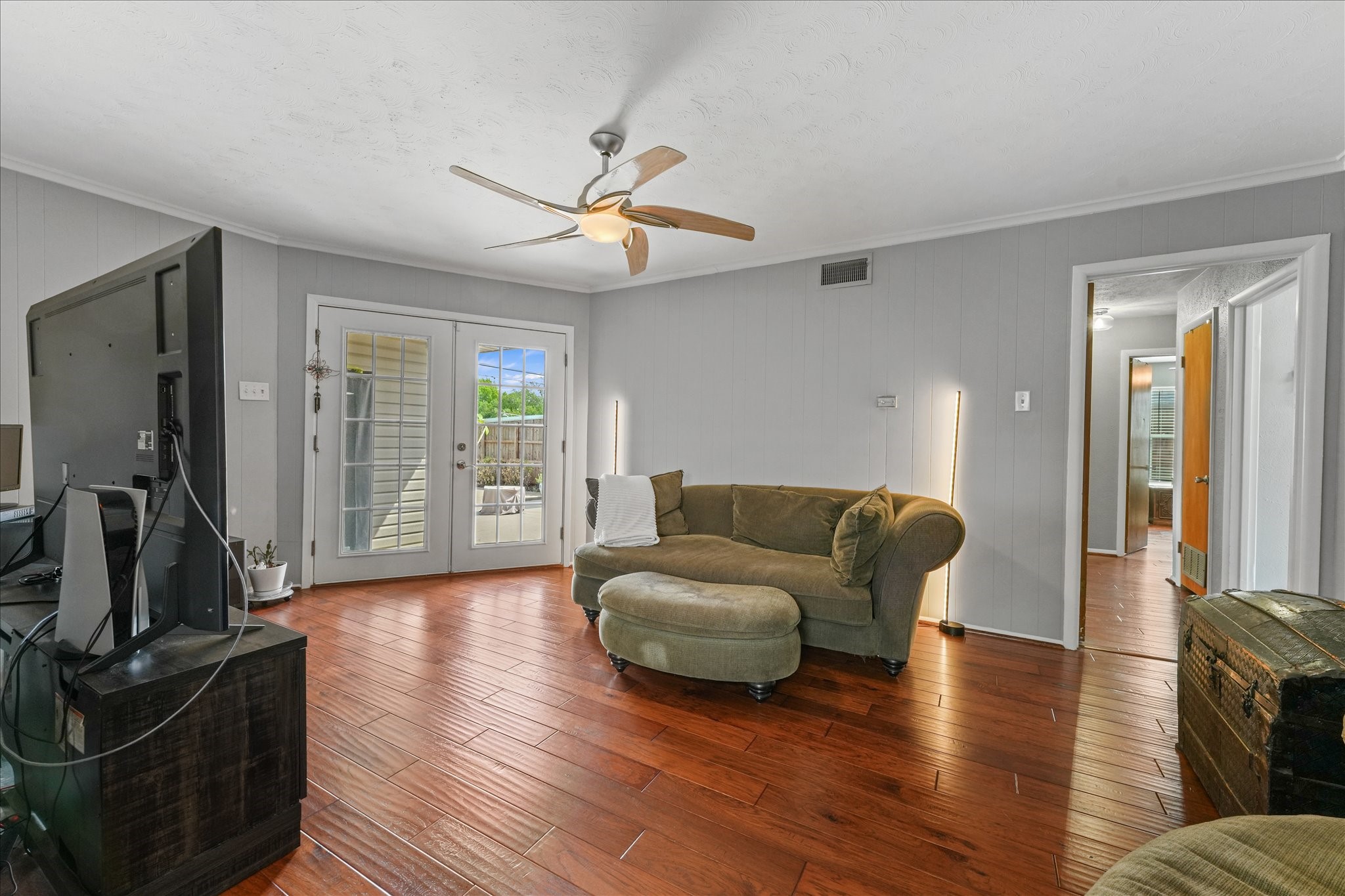 1233 Bardfield Avenue Garland TX 75041