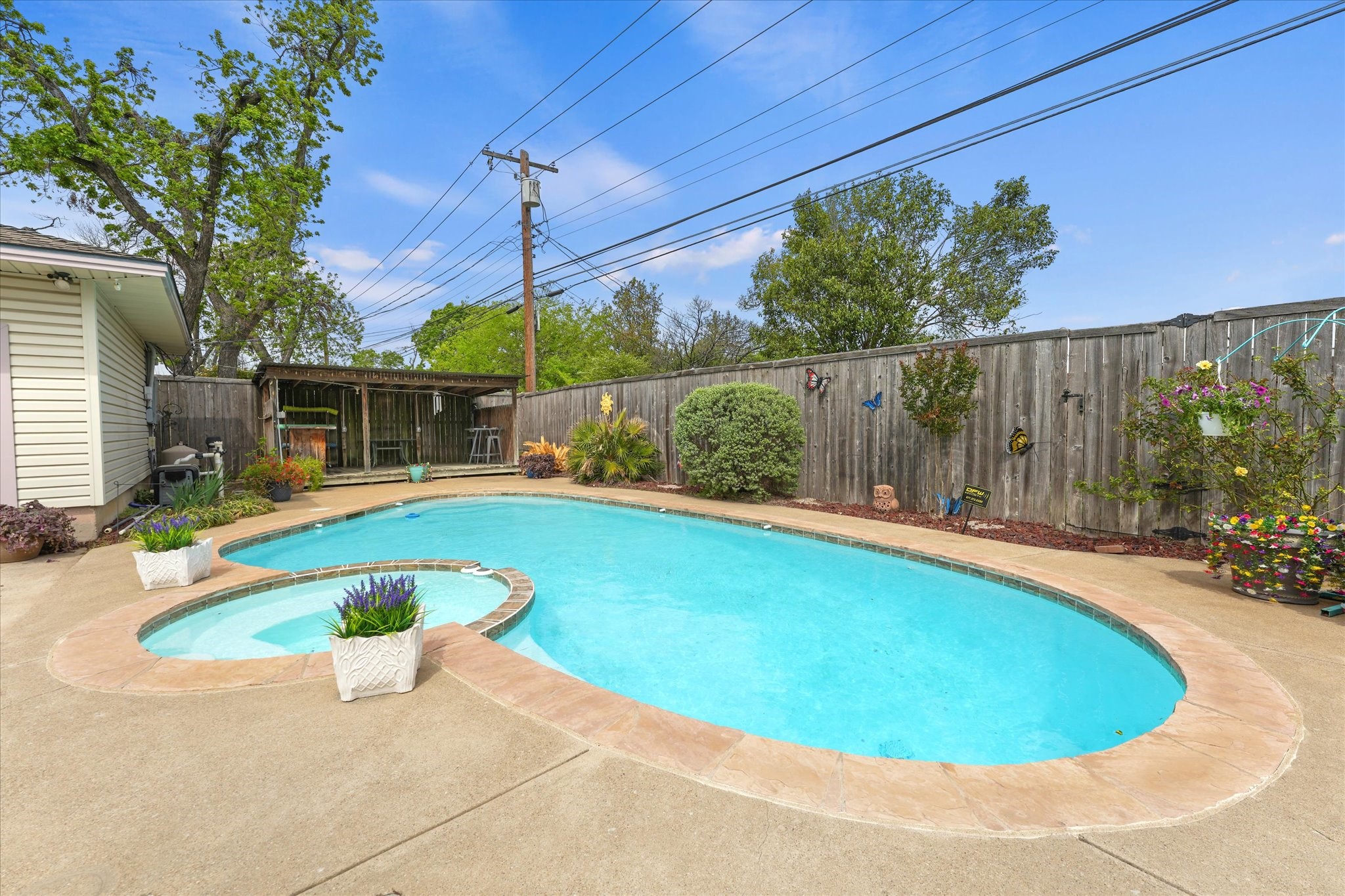 1233 Bardfield Avenue Garland TX 75041