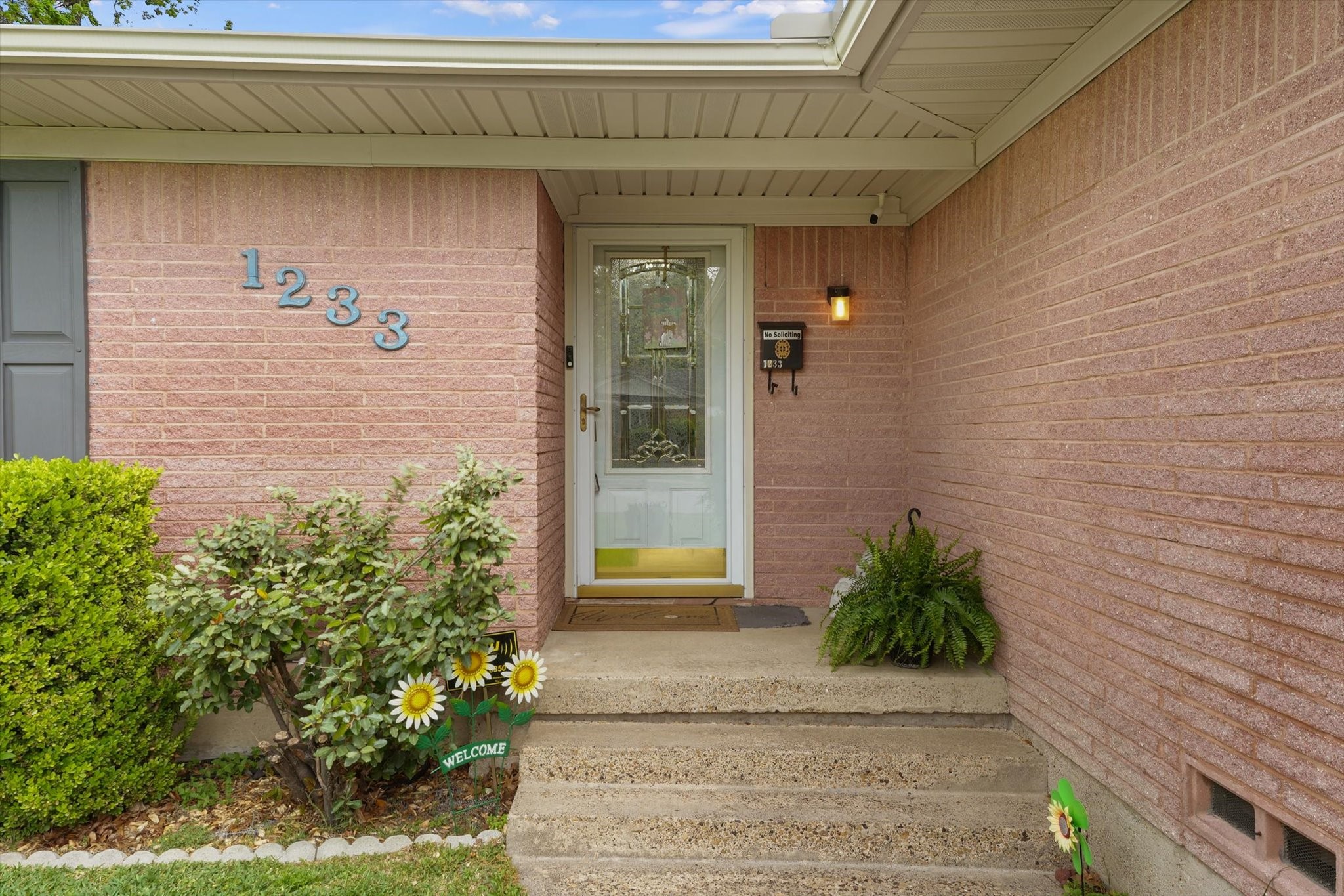 1233 Bardfield Avenue Garland TX 75041