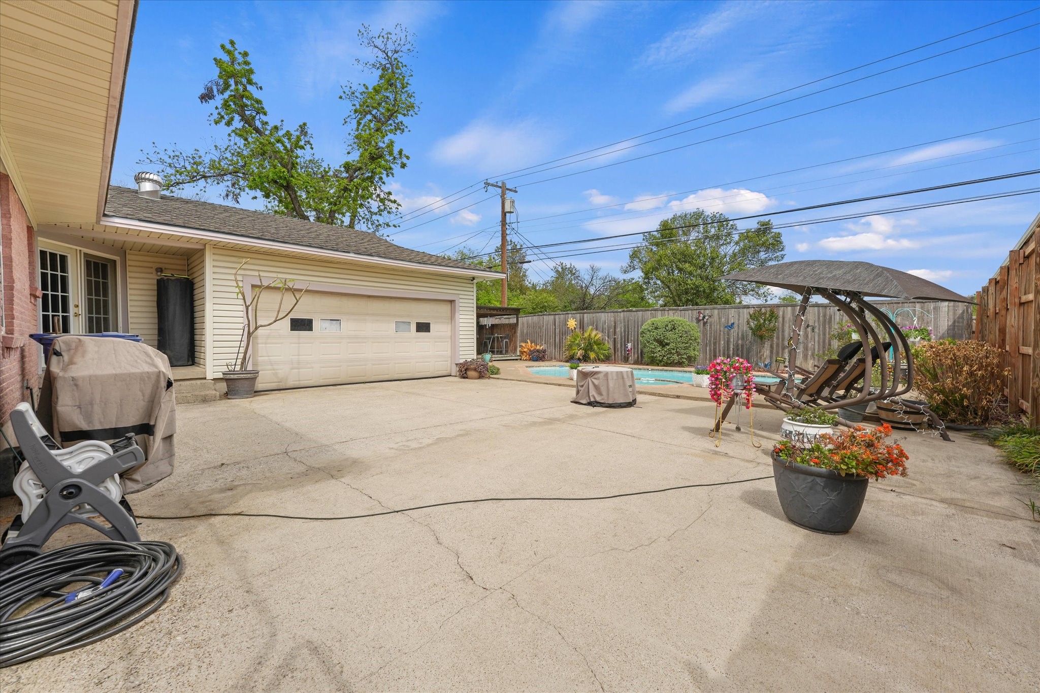 1233 Bardfield Avenue Garland TX 75041